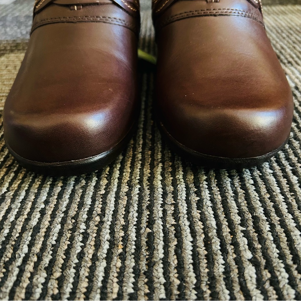 NEW IN BOX GH Bass Brown Leather Braid Cushion Step Boston Mules Clogs, size 9 M - Picture 5 of 13